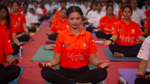 Yoga sendo praticado na Índia
