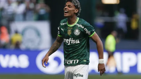 Richard Ríos tem contrato até 2026 no Palmeiras
