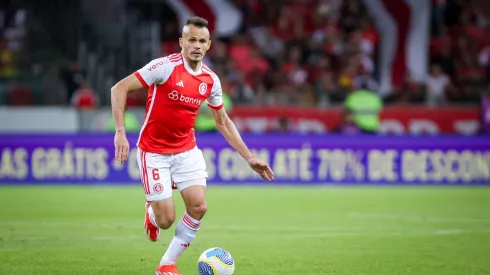 Jogador teve renovação travada. Maxi Franzoi/AGIF.