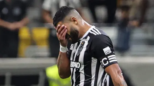 Hulk faz promessa para a torcida após sofrer goleada do Flamengo