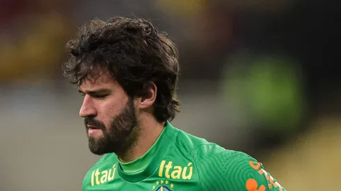 RJ – Rio de Janeiro – ELIMINATORIAS COPA DO MUNDO 2022, BRASIL X CHILE – Alisson goleiro do Brasil durante aquecimento antes da partida contra o Chile no estadio Maracana pelo campeonato Eliminatorias Copa do Mundo. 
