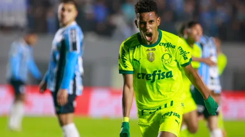 Estevao jogador do Palmeiras comemora seu gol durante partida contra o Gremio. Foto: Luiz Erbes/AGIF
