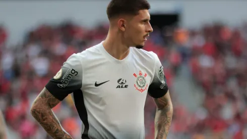 Léo Maná jogou em Corinthians x Vitória – Foto: AGIF
