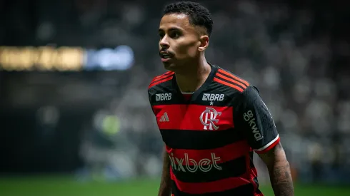 Allan jogador do Flamengo na última partida contra o Atlético-MG. Foto: Fernando Moreno/AGIF
