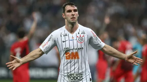 Centroavante passou duas temporadas no Timão