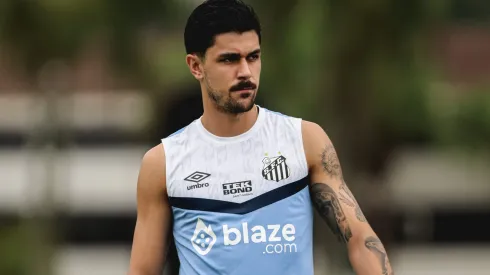 João Basso voltou ao Santos