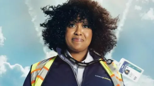 Natasha Rothwell é protagonista de "How to Die Alone" – Foto: Reprodução/Disney
