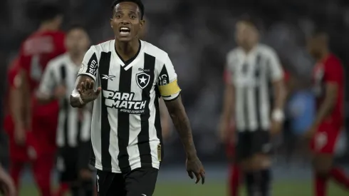 RJ – RIO DE JANEIRO – 19/06/2024 – BRASILEIRO A 2024, BOTAFOGO X ATHLETICO-PR – Tche Tche jogador do Botafogo durante partida contra o Athletico-PR no estadio Engenhao pelo campeonato Brasileiro A 2024. Foto: Jorge Rodrigues/AGIF
