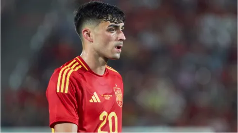 Foto: Rafa Babot/Getty Images - Pedri em jogo da Espanha.
