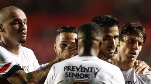 SAO PAULO – SP – 29/06/2016 – BRASILEIRO A 2016/SAO PAULO x FLUMINENSE – Alan Kardec do Sao Paulo comemora seu gol durante partida cntra o Fluminense pelo Campeonato Brasileiro A 2016 no Estadio do Morumbi. 
