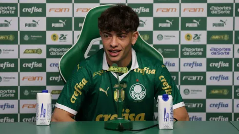 O jogador Agustín Giay é apresentado como mais novo atleta da SE Palmeiras, na Academia de Futebol. (Foto: Cesar Greco/Palmeiras/by Canon)
