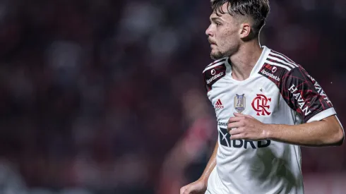 Gabriel Noga pertence ao Flamengo
