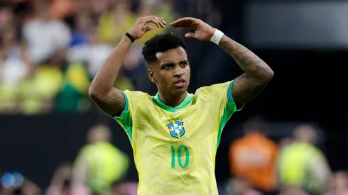 Jogador foi titular em jogos da Seleção Brasileira. Kevork Djansezian/Getty Images.
