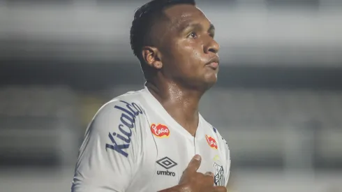 Morelos não vingou no Santos
