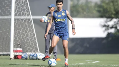 Foto: Reinaldo Campos/AGIF - Basso está sem espaço no Santos