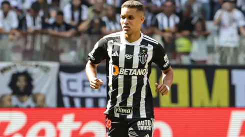 MG - BELO HORIZONTE - 30/06/2024 - BRASILEIRO A 2024, ATLETICO-MG X ATLETICO-GO - Pedrinho jogador do Atletico-MG durante partida contra o Atletico-GO no estadio Arena MRV pelo campeonato Brasileiro A 2024. Foto: Gilson Lobo/AGIF