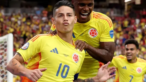 James Rodríguez comemorando o segundo gol da Colômbia contra o Panamá (Foto: Jamie Squire/Getty Images)

