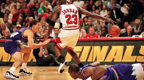 Michael Jordan nas finais de 1998 da NBA contra o Utah Jazz (Foto: Getty Images)
