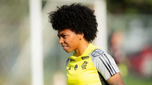 Jogadora assinou por seis meses. Divulgação/Adriano Fontes/CRF.