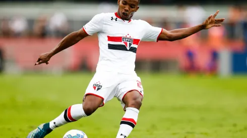 Thiago Mendes negocia com São Paulo 
