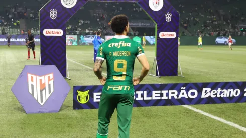 Felipe Anderson sendo apresentado pelo Palmeiras ganha apoio de Endrick. Foto: Cesar Greco/ Palmeiras/ Flickr
