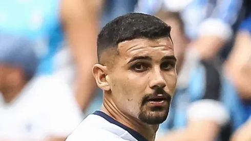 Ignácio durante passagem pelo Bahia. Zagueiro deve chegar ao Flu.