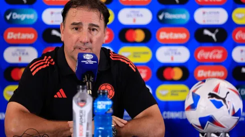 Nestor Lorenzo, treinador da Colômbia em entrevisa pela Copa América.  (Foto de Buda Mendes/Getty Images)
