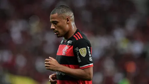 De la Cruz tem contrato no Flamengo até 2028 
