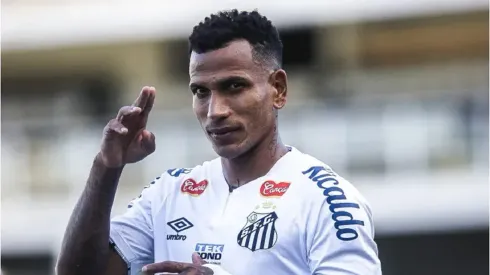 Foto: Reinaldo Campos/AGIF – Santos enfrenta Ituano nesta segunda-feira (15) pelo Brasileirão Série B 2024
