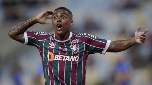 Douglas Costa irrita torcida do Fluminense. Foto: Alexandre Loureiro/AGIF
