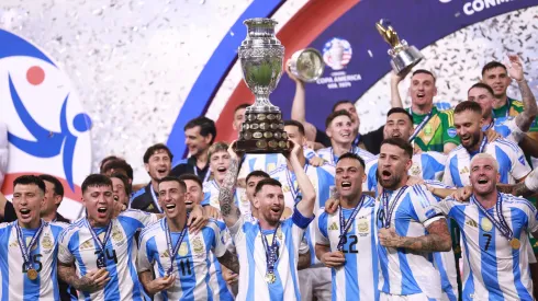 Jogadores da Argentina comemoram título da Copa América 2024. 
