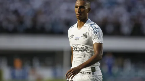 Lucas Braga tem contrato com o Santos
