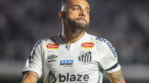 Guilherme marcou gol na vitória do Santos 
