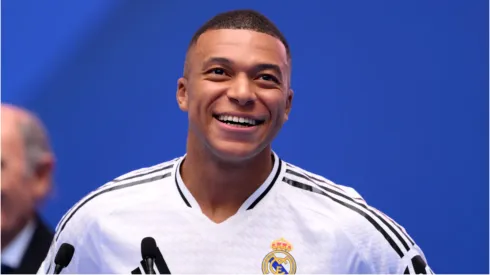 Foto: David Ramos/Getty Images - Mbappé em apresentação do Real Madrid.