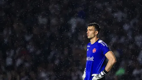 RIO DE JANEIRO, BRAZIL - NOVEMBER 28: Goalkeeper Leo Jardim of Vasco looks on during the match between Vasco Da Gama and Corinthians as part of Brasileirao 2023 at Sao Januario Stadium on November 28, 2023 in Rio de Janeiro, Brazil. (Photo by Buda Mendes/Getty Images)