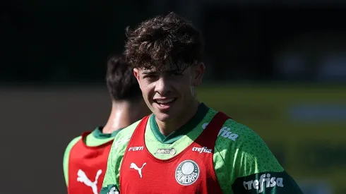 O jogador Agustín Giay, da SE Palmeiras, durante treinamento, na Academia de Futebol. (Foto: Cesar Greco/Palmeiras/by Canon)
