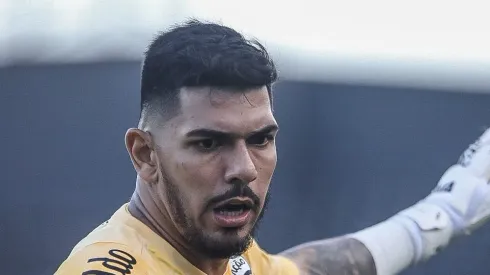 SP - SANTOS - 20/04/2024 - BRASILEIRO B 2024, SANTOS X PAYSANDU - Joao Paulo jogador do Santos durante partida contra o Paysandu no estadio Vila Belmiro pelo campeonato Brasileiro B 2024.