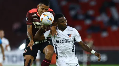 LDU e Universitario jogaram pela fase de grupos da Libertadores (Foto: Franklin Jacome/Getty Images)
