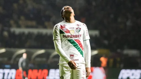 Jogador do Fluminense durante partida. Foto: Thiago Vasconcelos Dos Santos/AGIF

