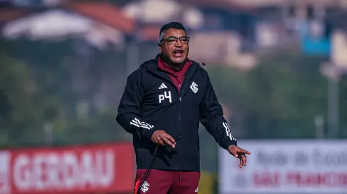 Roger Machado vai fazer a sua estréia pelo Internacional. Foto: Twitter/Internacional