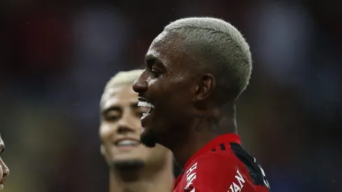 Michel e Ramon pelo Mais Querido. Lateral pode gerar lucro ao CRF.