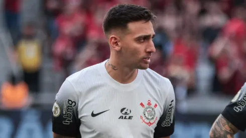 Corinthians alerta sobre suposto risco oferecido por Gustavo Mosquito aos clubes interessados no jogador. Foto: Robson Mafra/AGIF
