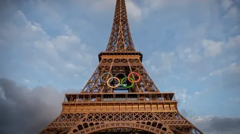 Torre Eiffel decorada para os Jogos Olímpicos de Paris
