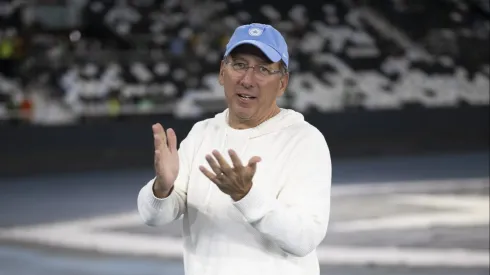 Textor vem se mantendo ativo no mercado em busca de reforços para o Botafogo
