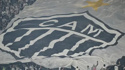 Atlético Mineiro display a flag during the match between Atletico Mineiro and Flamengo as part of Brasileirao 2024 at Arena MRV 
