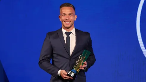 Arthur, meio-campista ex-Grêmio, que pertence a Juventus - Foto: Lucas Figueiredo/CBF