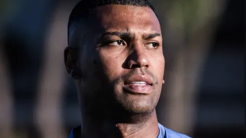 Walace durante treino na Toca da Raposa II. Foto: Gustavo Aleixo/Cruzeiro.
