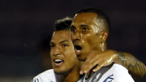  Lucas Braga comemora gol pelo Santos. Atacante não quer jogar no Inter.
