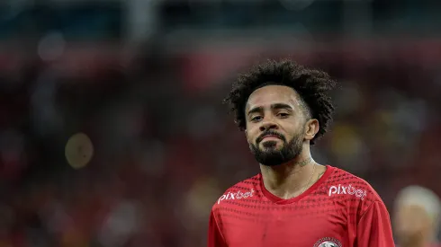 Postura do Flamengo em negociação por Claudinho irrita Nação
