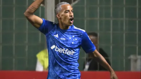 BELO HORIZONTE, BRAZIL – MAY 16: Matheus Pereira of Cruzeiro celebrates after scoring the first goal of the team during a Copa CONMEBOL Sudamericana 2024 match between Cruzeiro and Union La Calera at Arena Independencia on May 16, 2024 in Belo Horizonte, Brazil. (Photo by Pedro Vilela/Getty Images)
